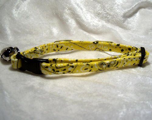 Yellow Bandana Cat collar